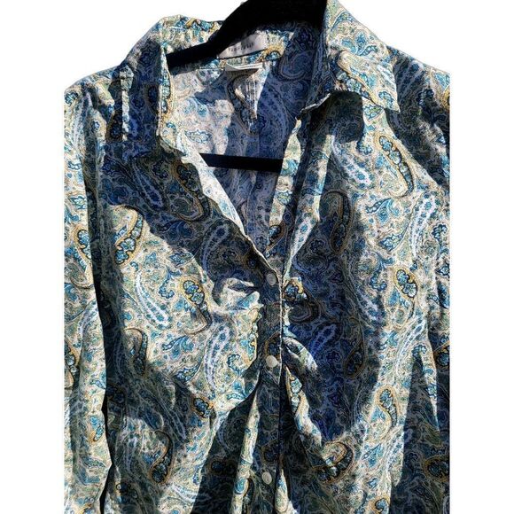 VAN HEUSEN MEDIUM long sleeve blouse. - Picture 2 of 10